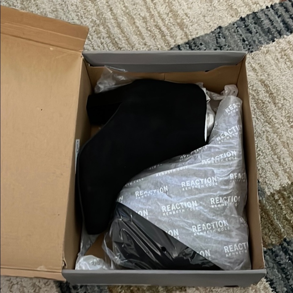 Reaction Kenneth Cole Booties
